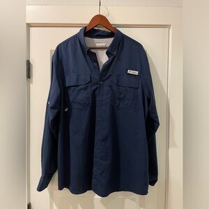 Columbia Men size Large performance longsleeve